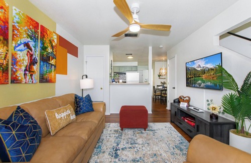 Killeen House | Charming 2-bedroom townhome with WiFi, AC in Enchanting Killeen