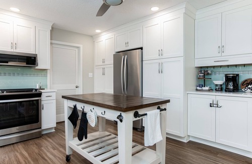 Manteno House | Charming 2-bedroom townhome in delightful Manteo.