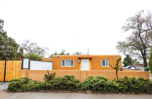 Northeast Heights House | Charming 2-bedroom casita with WiFi, AC in fabulous Albuquerque, New Mexico