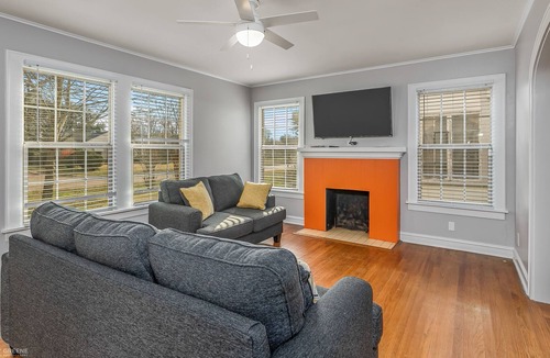 Bossier City House | Charming 2 Bedroom in the Heart of Bossier City!