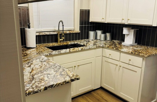 East Camden House | Charming 2-bedroom house in East Camden with AC, WiFi