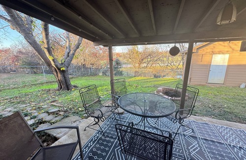Haltom City House | Charming 2-bedroom house with WiFi and AC in lovely Haltom City