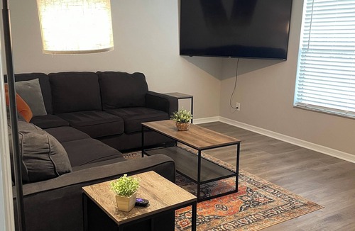Fairfax House | Charming 2-bedroom house with fire pit in Jacksonville