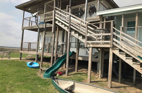 Port Lavaca House | Charming 2-bedroom house with a beautiful view, WiFi, AC in Olivia
