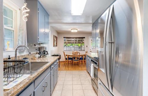 Rancho Cordova House | Charming 2-Bedroom Home With Private Office and Backyard