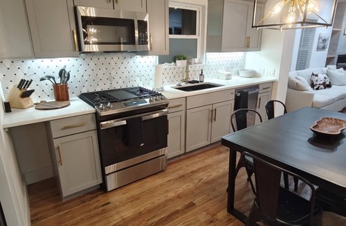 Highland Park House | Charming 2-bedroom house in marvelous San Antonio with AC, WiFi