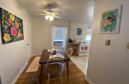 Highland Park Apartment | Charming 2 Bedroom! Pet Friendly!