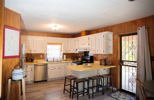 Bexar County House | Charming 2-bedroom Country Cottage beautifully situated on 1.5 acres.
