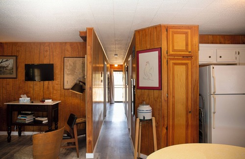 Bexar County House | Charming 2-bedroom Country Cottage beautifully situated on 1.5 acres.