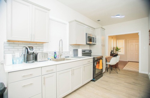 Prospect Hill House | Charming 2-bedroom house in delightful San Antonio with free parking