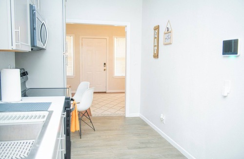 Prospect Hill House | Charming 2-bedroom house in delightful San Antonio with free parking
