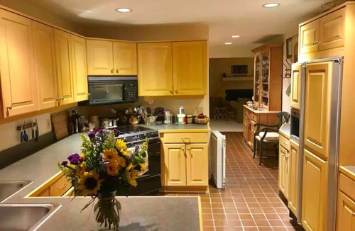 Killearn Estates House | Charming 2-bedroom house with privacy and a tranquil wooded view