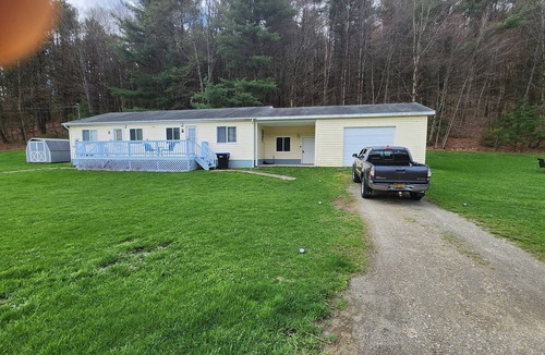 Willseyville Apartment | Charming 2-bedroom apartment in fabulous Willseyville with AC, WiFi