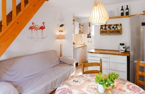 Gruissan Villa | Charming 2-Bedroom Villa with Terrace in Gruissan - Sleeps 4, Pet-Friendly, Secure Parking