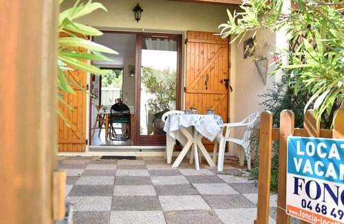 Les Ayguades House | Charming 2-Bedroom Villa with Pool, 400m to Beach, Private Parking