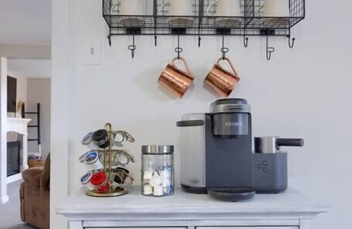 Ephrata House | Charming 2 bedroom w/Firepit and Outdoor Space