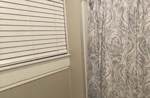 Laurel Cottage | Charming 2 BR and 2 full bath Cottage is located in Historic Downtown Laurel.