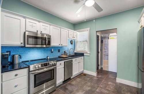Old Hickory House | Charming 2 BR house in Old Hickory Village, a short walk from the lake road