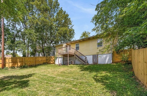 Old Hickory House | Charming 2 BR house in Old Hickory Village, a short walk from the lake road