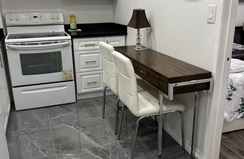 Malton Apartment | Charming 2 BR unit in Malton