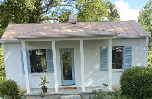 Boyd Tavern House | Charming 2 Floor Cottage on Picturesque Farm