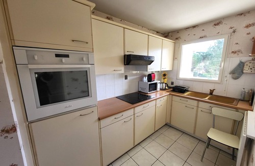 Les Sables d'Olonne Apartment | Charming 2-Bedroom Apartment with Balcony and Garage, Near Beach and Shops