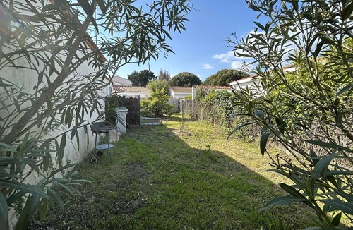 Noirmoutier-en-l'Ile House | Charming 2-Room House with Terrace, 4 Sleeps, Close to Beach and Shops in Noirmoutier