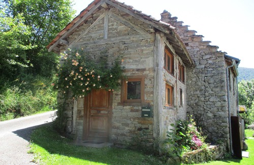 Oust House | Charming 2* mountain house in tranquil hamlet