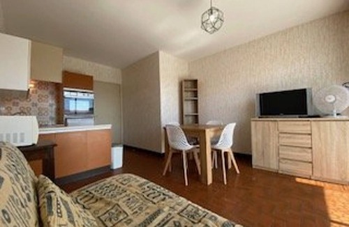 Port-la-Nouvelle Apartment | Charming 2-Room Apartment, 250m from Beach, Sunny Balconies, Private Parking