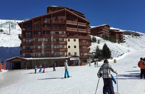 Les Bruyeres Apartment | Charming 2-room apt for 5, ski-in/ski-out