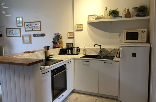 Saint-Coulomb House | Charming 2-room apartment with direct beach access, ideal for couples and young children