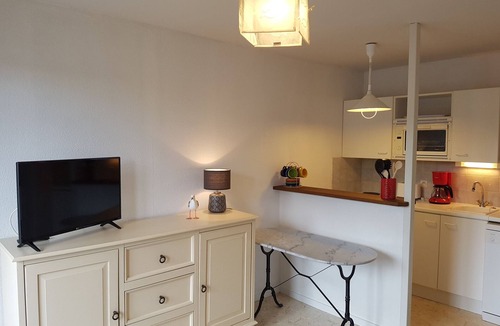 Cabourg Apartment | Charming 2-Room Apartment Near Beach & Downtown Cabourg