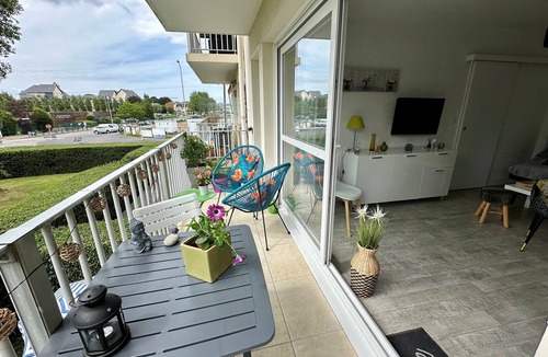 Cabourg Apartment | Charming 2-Room Apartment Near Cabourg Center with Balcony and Parking