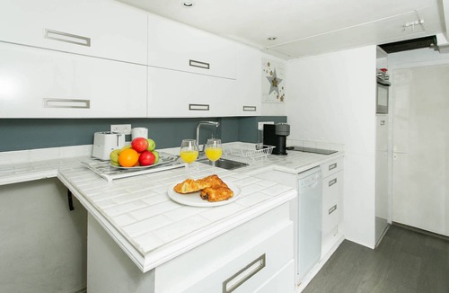 Les Iles Apartment | Charming 2-room apartment in the heart of Paris - Ile Saint Louis: Timeless charm