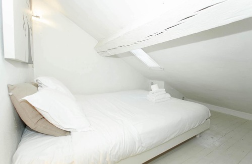 Les Iles Apartment | Charming 2-room apartment in the heart of Paris - Ile Saint Louis: Timeless charm