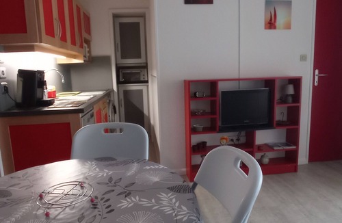 Sete Apartment | Charming 2-room cabin with parking and pet-friendly in Sète