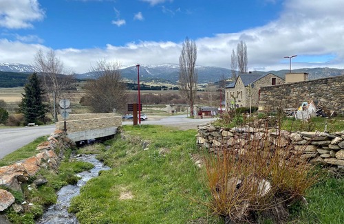 Real House | Charming 2-Room House for 4 Near Ski Resorts in Formiguères