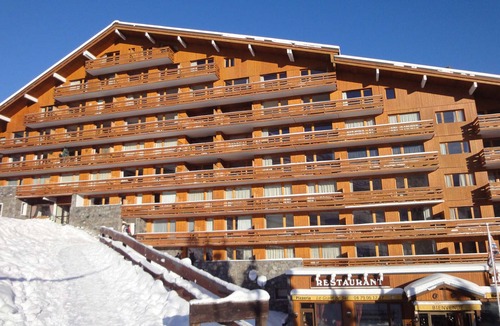 Meribel-Mottaret Apartment | Charming 2-Room, South Balcony, Ski-In/Ski-Out