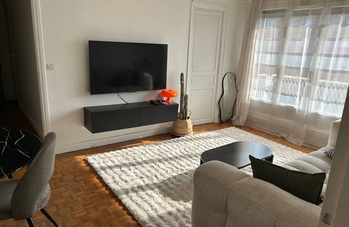 Parc-de-Montsouris Apartment | Charming 2-room with an open view in the 14th