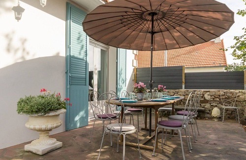 Bouvron Cottage | Charming 20th-Century House, 8 Bikes, Garden, Ping-Pong, Near Amenities