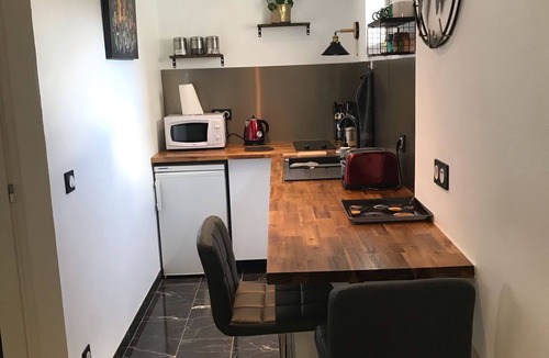 Louvres Apartment | Charming 25m2 studio close to CDG airport, Parc Astérix, sandy sea,