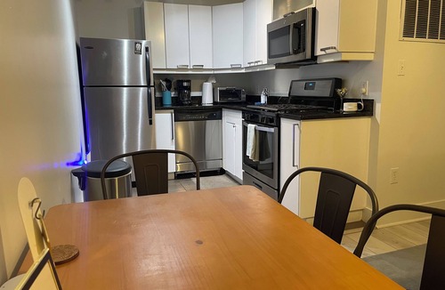 Columbia Heights Bed & Breakfast | Charming 2BD/1BA in Hip Area - Near Metro