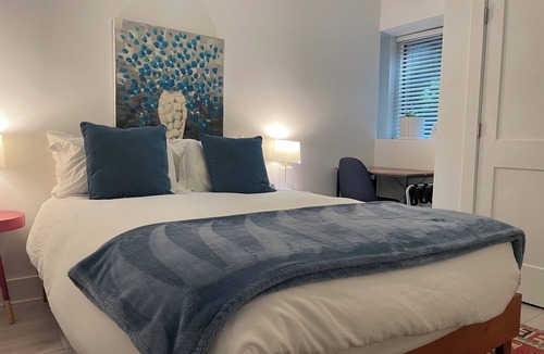 Columbia Heights Bed & Breakfast | Charming 2BD/1BA in Hip Area - Near Metro