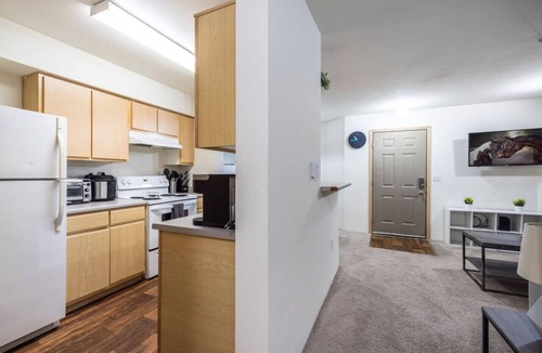 Covington Apartment | Charming 2BD/2BA Retreat in Covington, WA