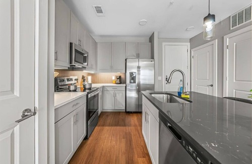 Fort Worth Apartment | Charming 2BD/2BA with Beautiful Pool in Fort Worth