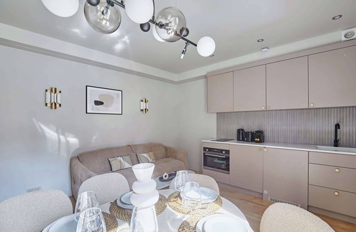 Bercy Apartment | Charming 2BDR AC Le Marais Centre de Paris