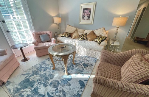 Far North Dallas Condo | Charming 2BE/2BA condo on Preston in Dallas