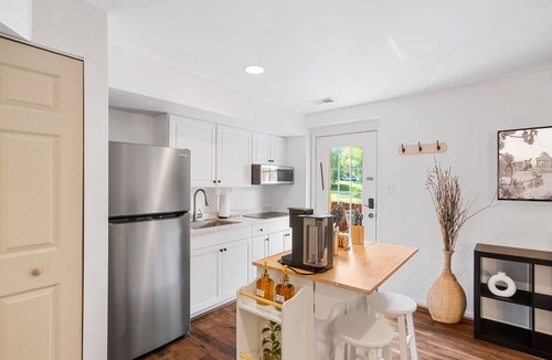Garrisonville House | Charming 2beds basement with firepit