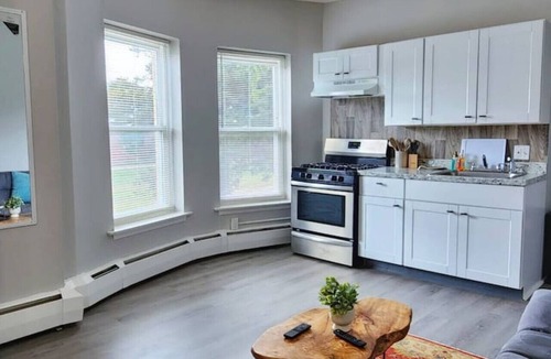 Metro Center House | Charming 2BR Apartment Near Downtown Springfield