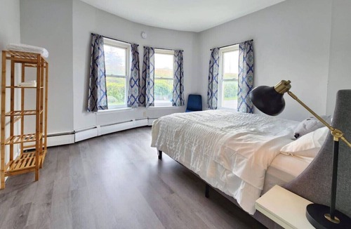 Metro Center House | Charming 2BR Apartment Near Downtown Springfield